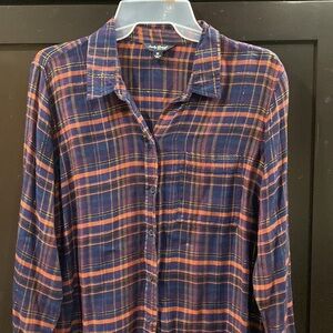 Lucky Brand Women’s Size M Plaid button down shirt Tunic Holiday Shirt